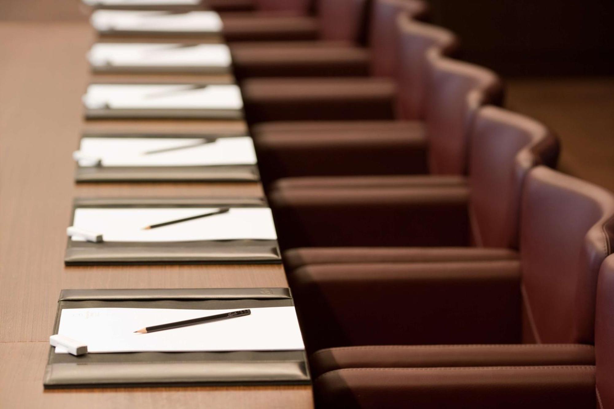 โรงแรมเคมปินสกิพาเลซปอร์ตอรอซ ปอร์โตรอซ ภายนอก รูปภาพ A conference room